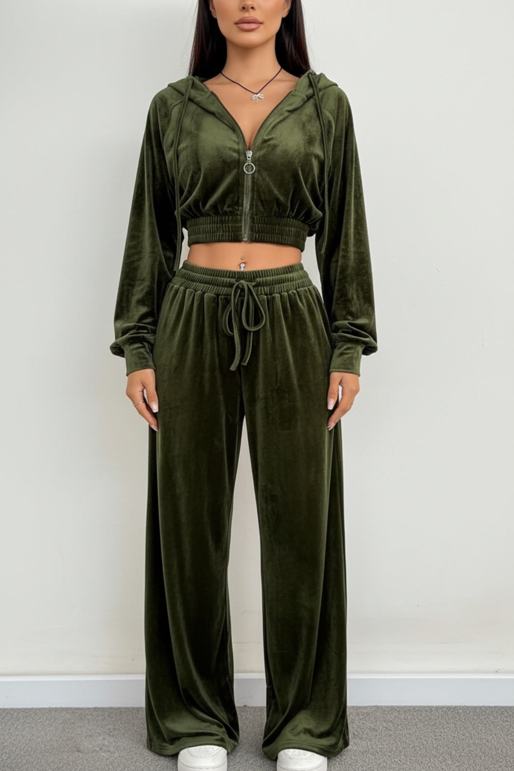 Rosalie | Completo donna in velluto con cappuccio e pantaloni larghi