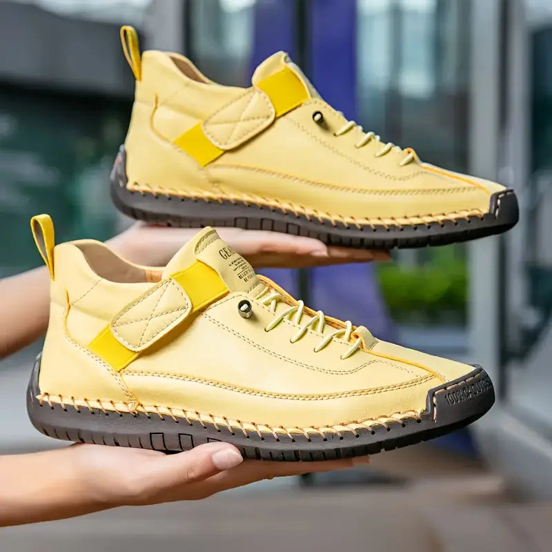 Kaia | Black women's sneakers with laces and flexible sole