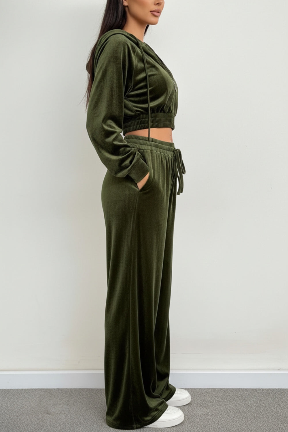 Rosalie | Completo donna in velluto con cappuccio e pantaloni larghi