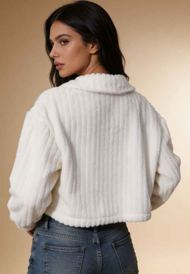 Lirena | Giacca corta da donna in pile con bottoni casual