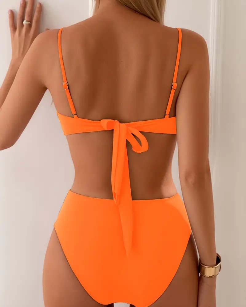 Avelira | Damskie Bikini z Wysokim Stanem i Ozdobną Klamrą