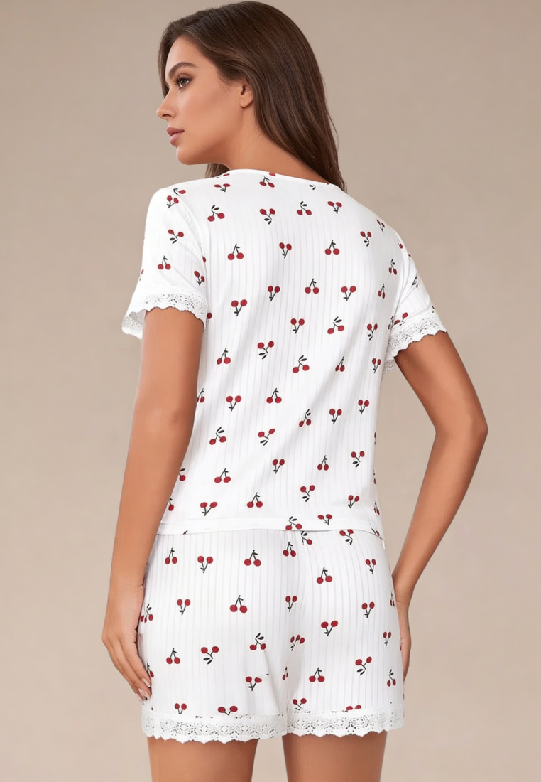 Cerelia | Completo Estivo da Donna Pigiama con Ciliegie, Pizzo e Pantaloncini