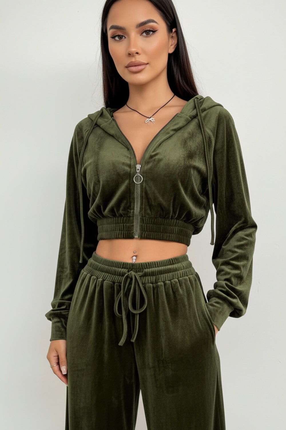 Rosalie | Completo donna in velluto con cappuccio e pantaloni larghi