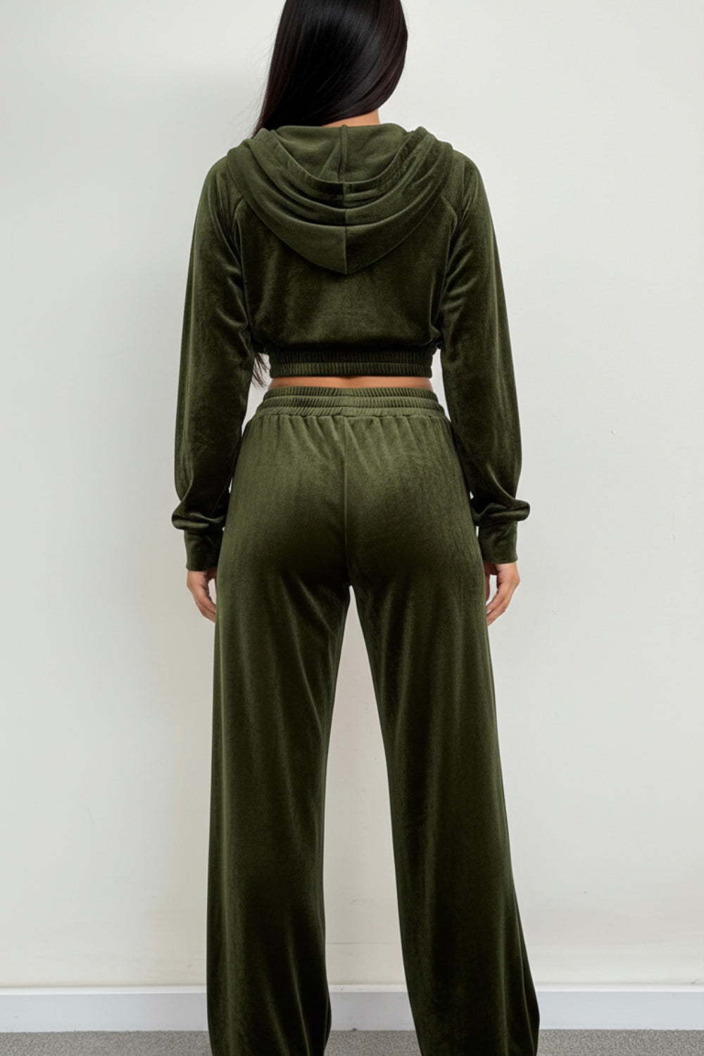 Rosalie | Completo donna in velluto con cappuccio e pantaloni larghi