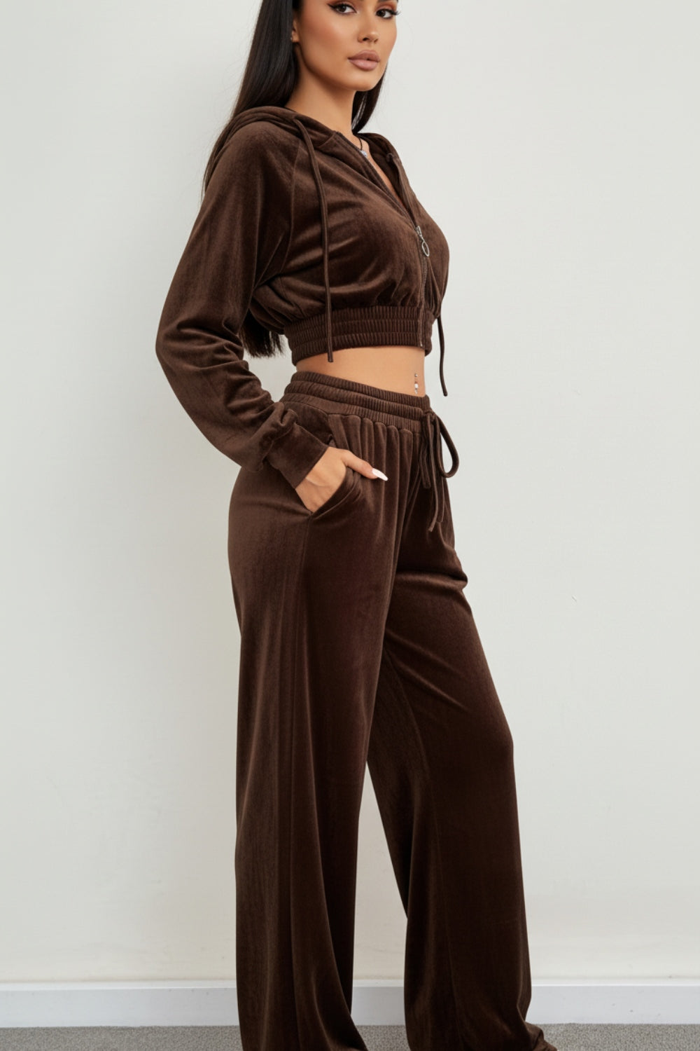 Rosalie | Completo donna in velluto con cappuccio e pantaloni larghi