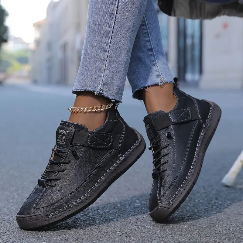Kaia | Sneakers nere da donna con lacci e suola elastica