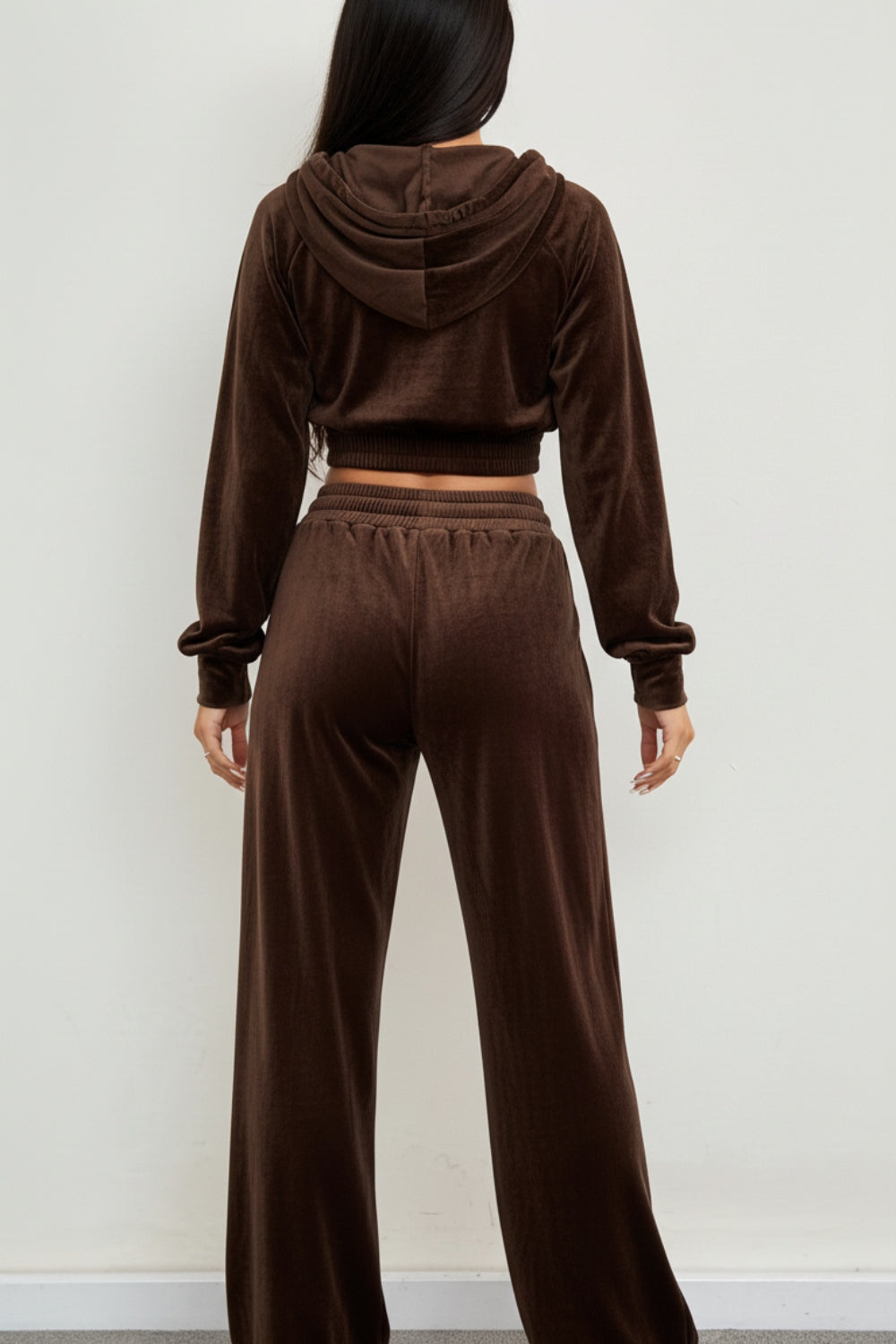 Rosalie | Completo donna in velluto con cappuccio e pantaloni larghi