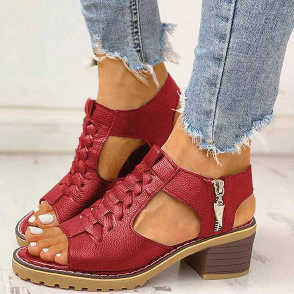 Travira | Women's Casual Sandals with Adjustable Straps and Zipper