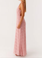 Evelyn | Elegante abito maxi con arricciature e scollo halter