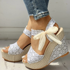 Lunaria | Sandali donna con zeppa e finiture in pizzo
