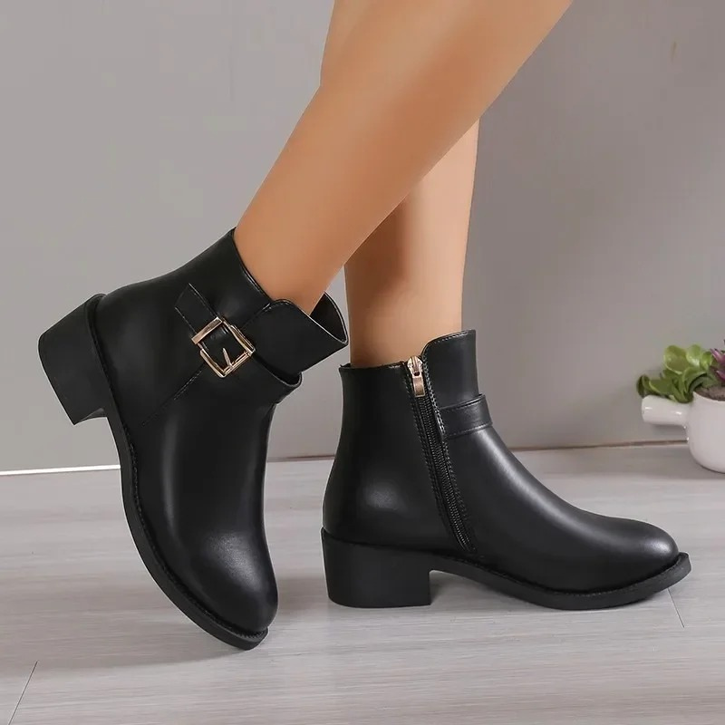 Cavella | Stivaletti casual da donna con tacco e fibbia