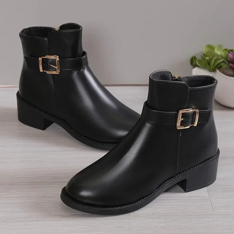 Cavella | Stivaletti casual da donna con tacco e fibbia