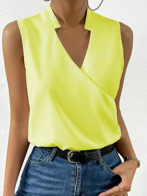 Ariadne | Women's sleeveless blouse with floral pattern and V-neckline