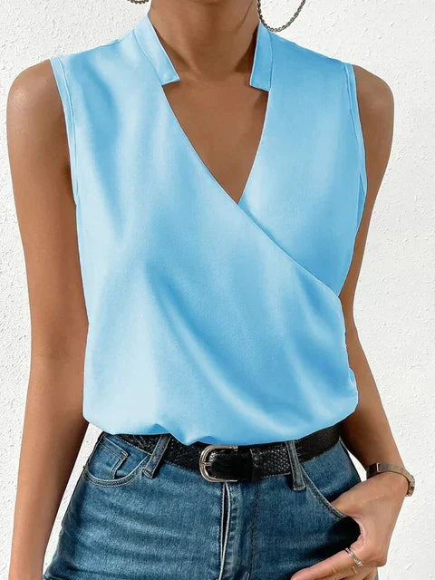 Ariadne | Women's sleeveless blouse with floral pattern and V-neckline
