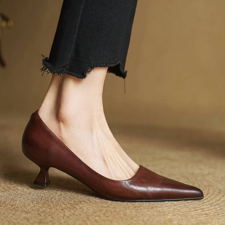 Elena | Elegant low-heeled pumps with pointed toe