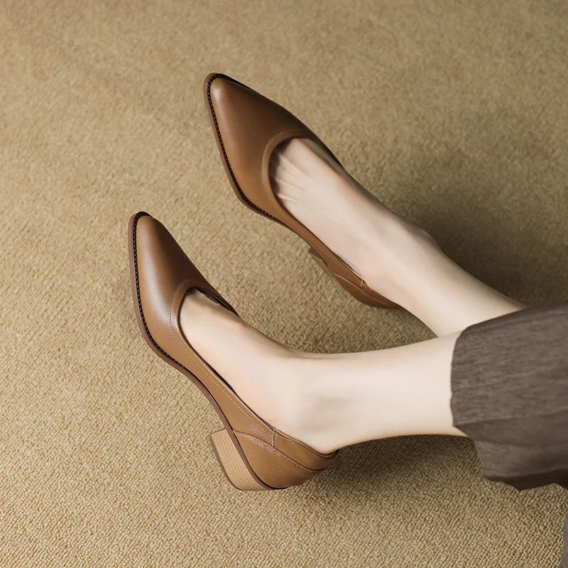 Lunessa | Women's Classic Mid-Heel Pumps