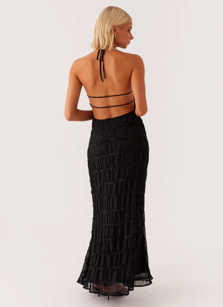 Evelyn | Elegante abito maxi con arricciature e scollo halter