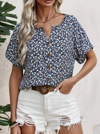 Norella | Blusa estiva da donna a fiori con bottoni e taglio ampio