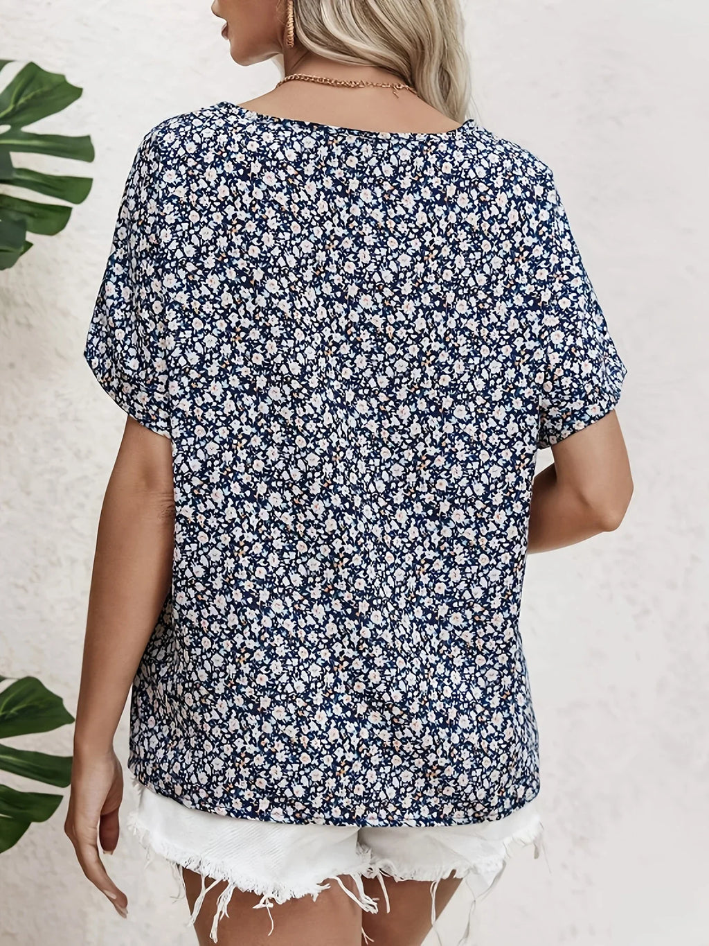 Norella | Blusa estiva da donna a fiori con bottoni e taglio ampio