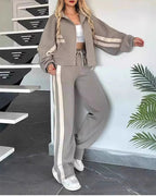Livia | Sporty Two-Piece Women's Set with Contrasting Stripes