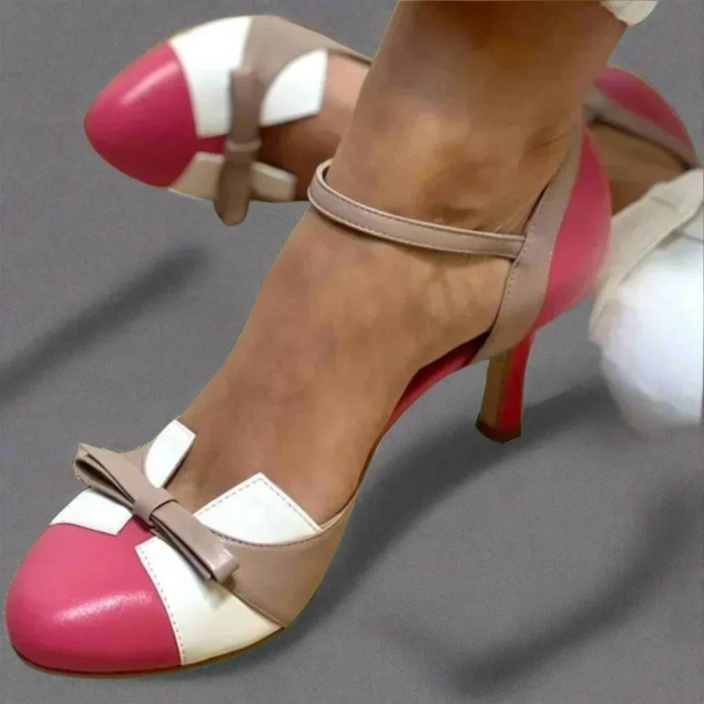 Karin | Women's heeled pumps with strap and bow in retro style