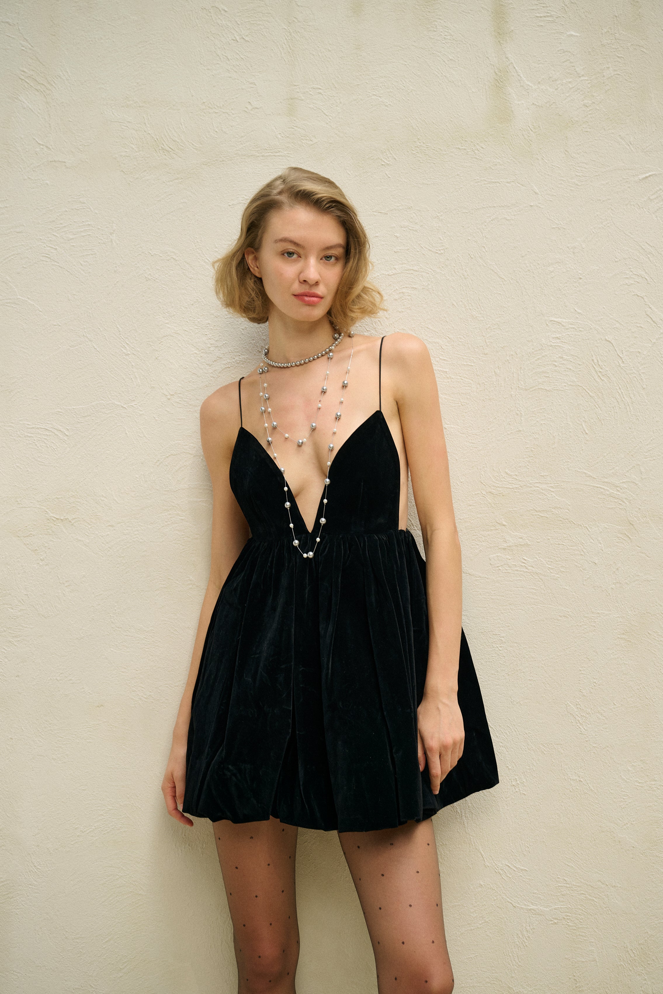 Alicja | Vestito mini da donna con scollo a V e laccio