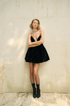 Alicja | Vestito mini da donna con scollo a V e laccio