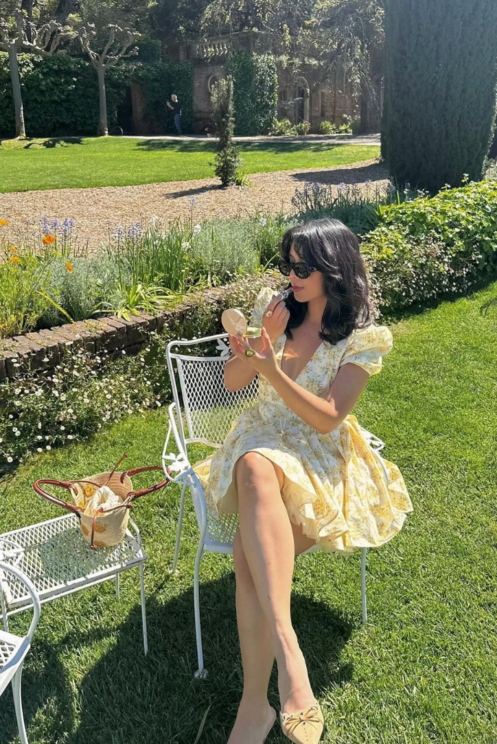Veloura | Abito Mini Donna con Fiori e Maniche a Sbuffo
