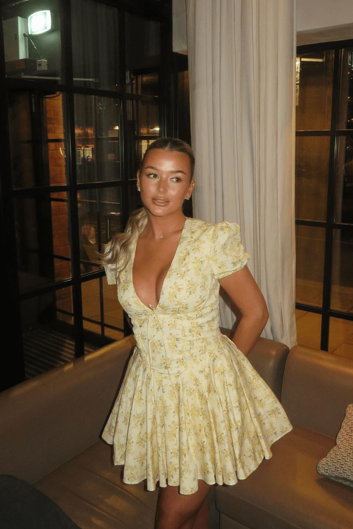 Veloura | Abito Mini Donna con Fiori e Maniche a Sbuffo