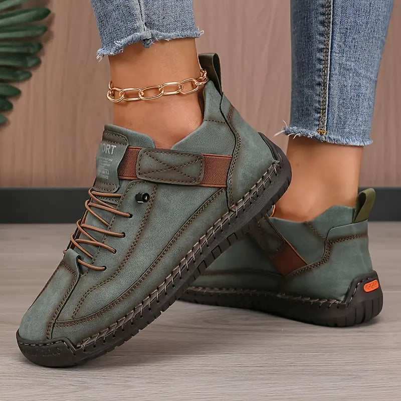 Kaia | Sneakers nere da donna con lacci e suola elastica