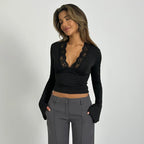 Tania | Top da Donna con Scollo in Pizzo e Maniche Lunghe a V