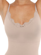 Lyla | Body Stringa Senza Cuciture da Donna con Rifiniture in Pizzo