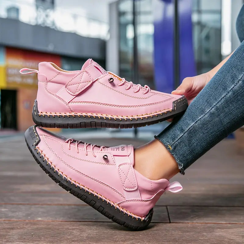 Kaia | Black women's sneakers with laces and flexible sole