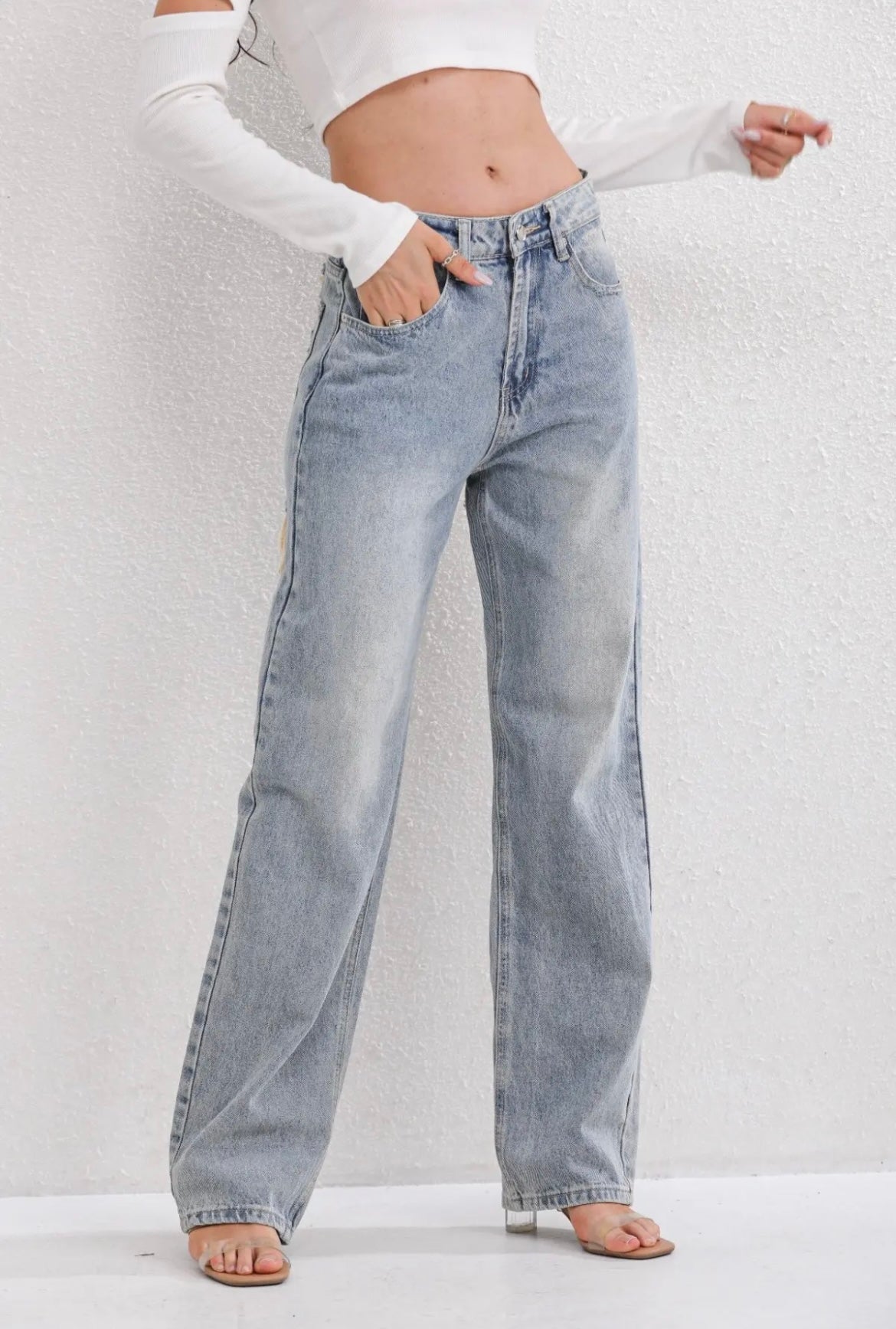 Vesira | Jeans donna azzurri con gamba dritta e vita alta